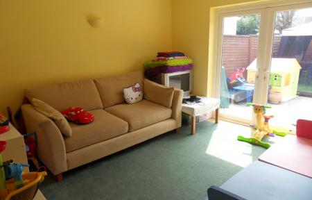 3 bedroom Semi-detached house to let in Wilton Avenue, Loughborough, LE11