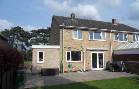 3 bedroom Semi-detached house to let in Wilton Avenue, Loughborough, LE11