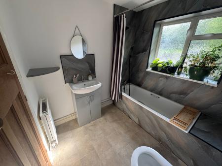 3 bedroom Semi-detached house to let in Beacon Road, Woodhouse Eaves, LE12