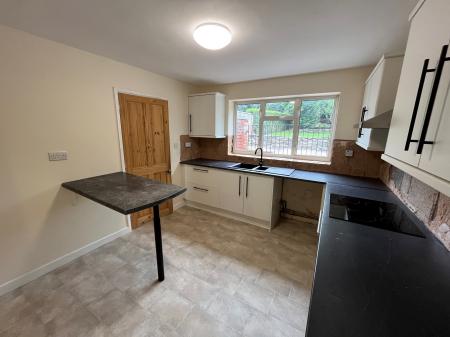 3 bedroom Semi-detached house to let in Beacon Road, Woodhouse Eaves, LE12