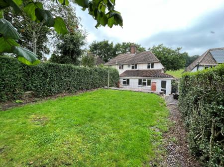 3 bedroom Semi-detached house to let in Beacon Road, Woodhouse Eaves, LE12