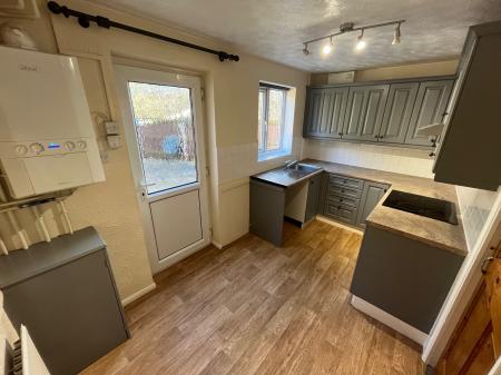 2 bedroom Semi-detached house to let in Chiltern Avenue, Shepshed, LE12
