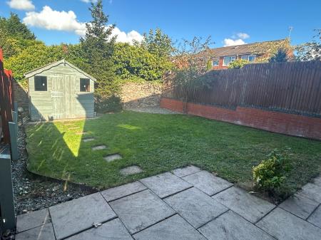 4 bedroom Detached house to let in Watts Drive, Shepshed, LE12