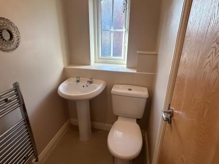 4 bedroom Detached house to let in Watts Drive, Shepshed, LE12