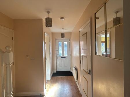 4 bedroom Detached house to let in Watts Drive, Shepshed, LE12
