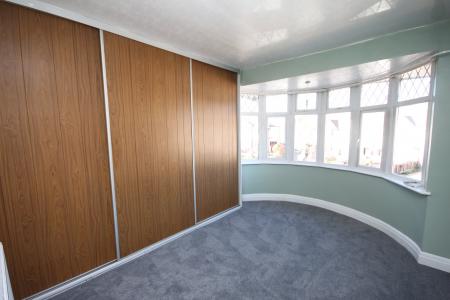 3 bedroom Semi-detached house for sale in Willow Way, Luton, LU3