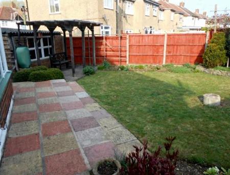 3 bedroom Semi-detached house for sale in Willow Way, Luton, LU3