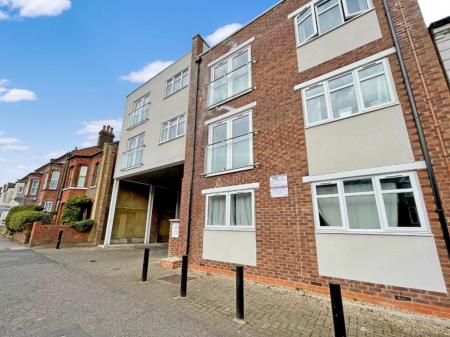 106 Old Bedford Road, Luton, LU2