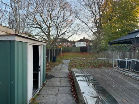 3 bedroom Terraced House to let in Dunstable Road, Luton, LU4