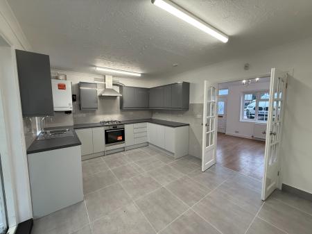 Dunstable Road, Luton, LU4