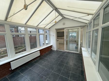 3 bedroom Terraced House to let in Dunstable Road, Luton, LU4