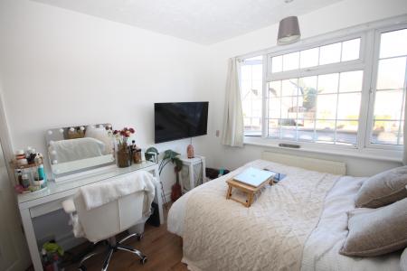 3 bedroom Terraced House to let in Dunstable Road, Luton, LU4