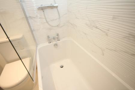 1 bedroom Studio flat to let in Old Bedford Road, Luton, LU2