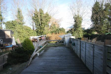 3 bedroom Terraced House to let in Park Street, Luton, LU1