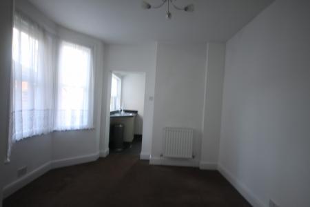 3 bedroom Terraced House to let in Park Street, Luton, LU1