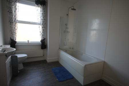 3 bedroom Terraced House to let in Park Street, Luton, LU1