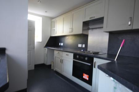 3 bedroom Terraced House to let in Park Street, Luton, LU1