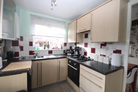 3 bedroom Detached house to let in Swan Mead, Luton, LU4