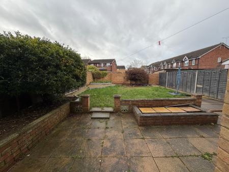 3 bedroom Detached house to let in Swan Mead, Luton, LU4
