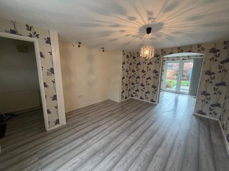 3 bedroom Detached house to let in Swan Mead, Luton, LU4