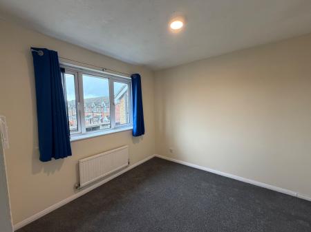 3 bedroom Detached house to let in Swan Mead, Luton, LU4