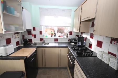 3 bedroom Detached house to let in Swan Mead, Luton, LU4