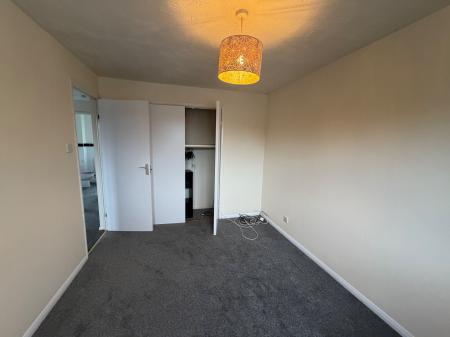 3 bedroom Detached house to let in Swan Mead, Luton, LU4