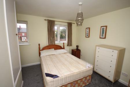 2 bedroom Semi-detached house to let in Thorneycroft Close, Luton, LU3