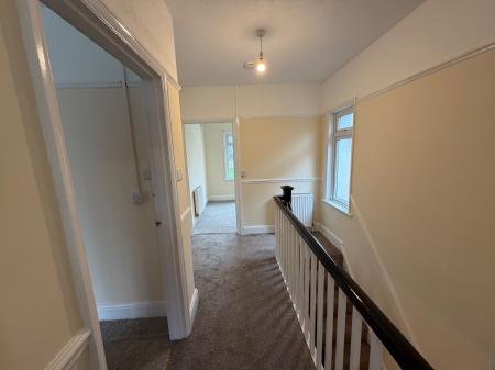 3 bedroom Detached house to let in New Bedford Road, Luton, LU3