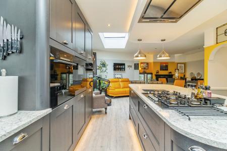 3 bedroom House for sale in Hart Lane, Round Green, Luton, LU2