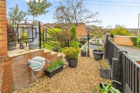 3 bedroom House for sale in Hart Lane, Round Green, Luton, LU2