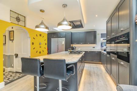 3 bedroom House for sale in Hart Lane, Round Green, Luton, LU2