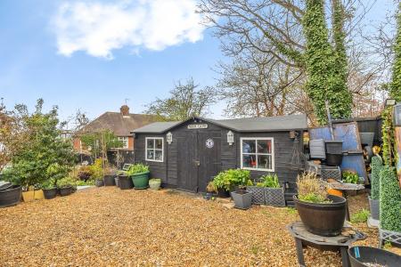 3 bedroom House for sale in Hart Lane, Round Green, Luton, LU2