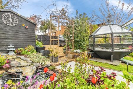 3 bedroom House for sale in Hart Lane, Round Green, Luton, LU2