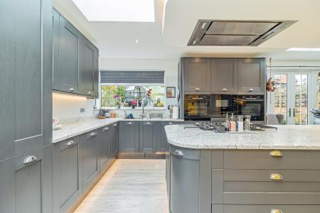 3 bedroom House for sale in Hart Lane, Round Green, Luton, LU2