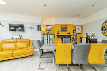 3 bedroom House for sale in Hart Lane, Round Green, Luton, LU2