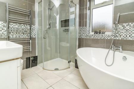 3 bedroom House for sale in Hart Lane, Round Green, Luton, LU2