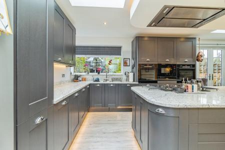 3 bedroom House for sale in Hart Lane, Round Green, Luton, LU2