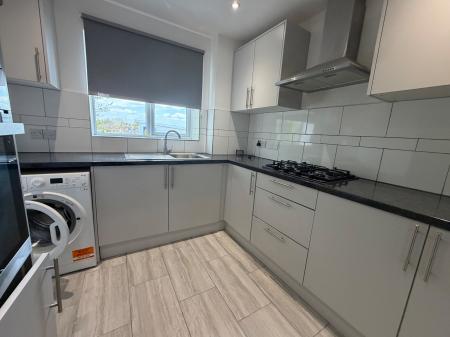 2 bedroom Flat to let in Limbury Road, Luton, LU3