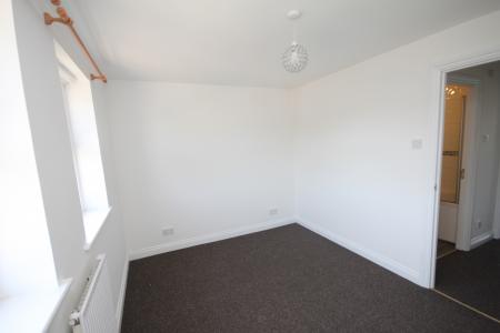 2 bedroom Terraced House to let in Villiers Close, Luton, LU4