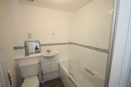 2 bedroom Terraced House to let in Villiers Close, Luton, LU4