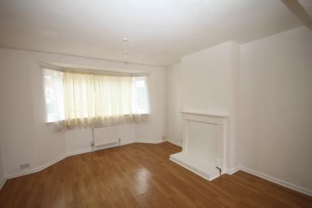 3 bedroom Semi-detached house to let in Wilsden Avenue, Luton, LU1
