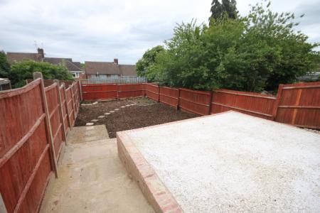 3 bedroom Semi-detached house to let in Wilsden Avenue, Luton, LU1