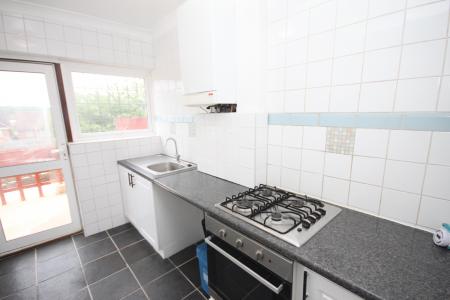 3 bedroom Semi-detached house to let in Wilsden Avenue, Luton, LU1