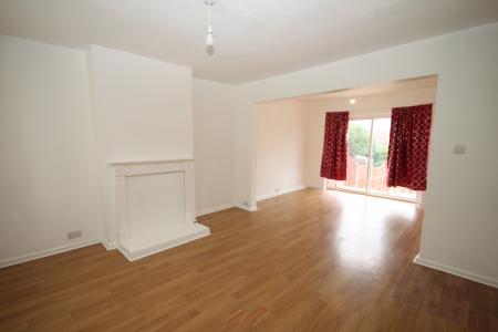 3 bedroom Semi-detached house to let in Wilsden Avenue, Luton, LU1