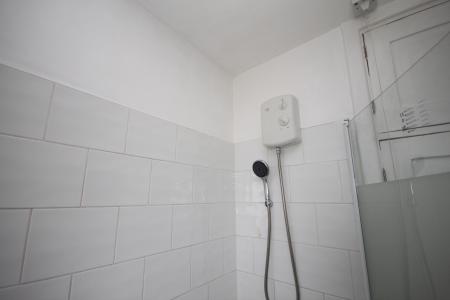 3 bedroom Semi-detached house to let in Wilsden Avenue, Luton, LU1