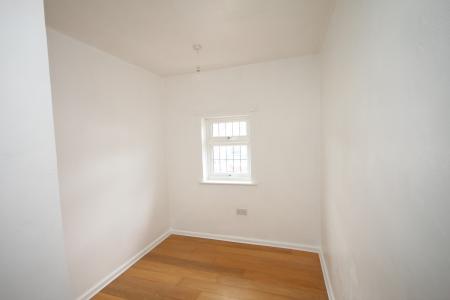 3 bedroom Semi-detached house to let in Wilsden Avenue, Luton, LU1