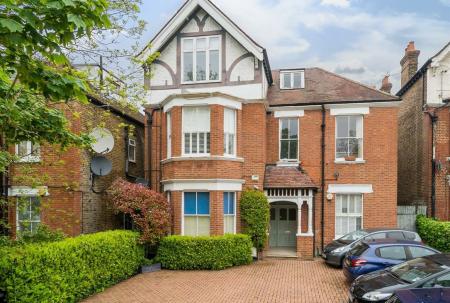1 bedroom Flat for sale in Willesden Lane, Willesden Green, NW2