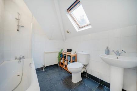 1 bedroom Flat for sale in Willesden Lane, Willesden Green, NW2