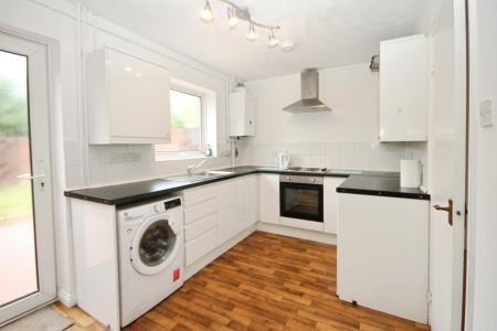 2 bedroom Terraced House for sale in Wharfedale, Luton, LU4